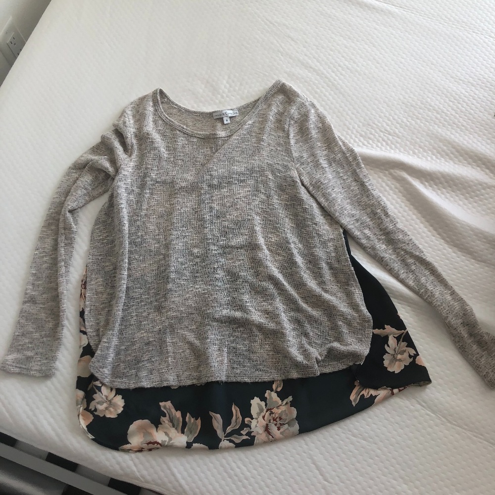 Moa Moa Shell/ Floral top- Only worn once